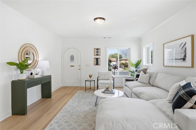 Detail Gallery Image 9 of 53 For 11916 Oxford Ave, Hawthorne,  CA 90250 - 3 Beds | 2 Baths