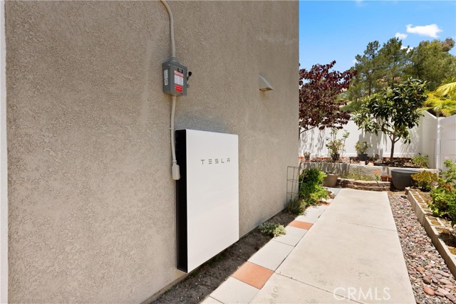 8 Chatri Circle, Lake Forest CA: https://media.crmls.org/medias/f4d79419-183d-41e6-9492-6b781067896c.jpg