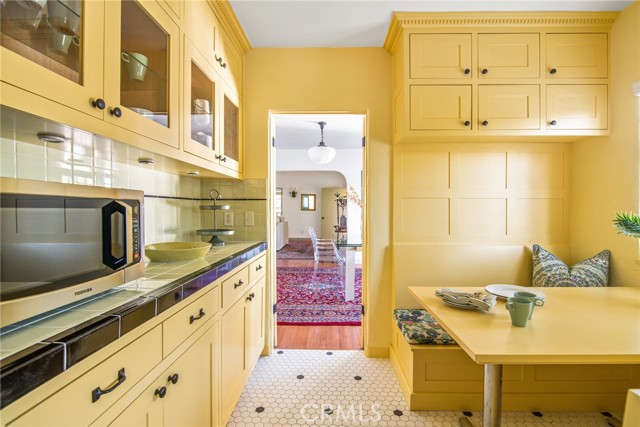 Detail Gallery Image 6 of 41 For 8246 4th St, Los Angeles,  CA 90048 - 2 Beds | 2 Baths