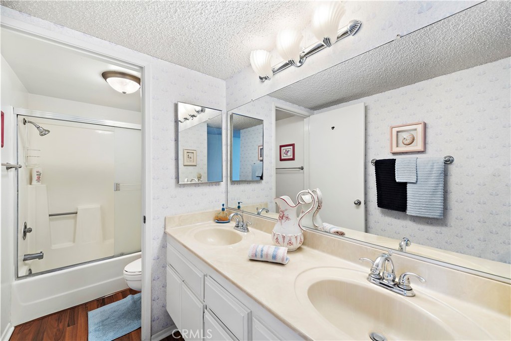 F4d7c92b 13c2 45f2 A678 D45d04f62a63