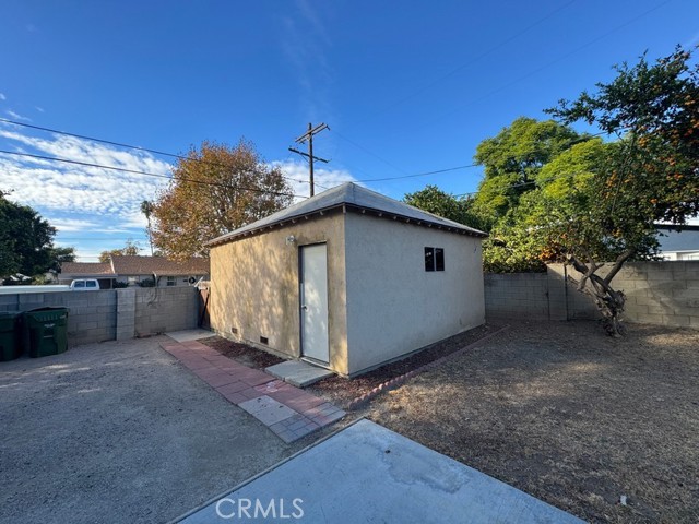 Detail Gallery Image 23 of 24 For 17627 Caprino Pl, Van Nuys,  CA 91406 - 3 Beds | 2 Baths