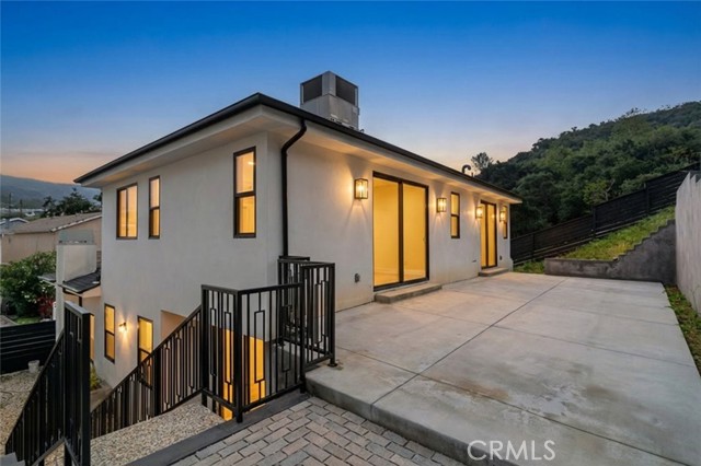 7416 Valaho Lane, Tujunga CA: https://media.crmls.org/medias/f4d8d828-2362-475e-b459-0c2dd8bcaf2d.jpg