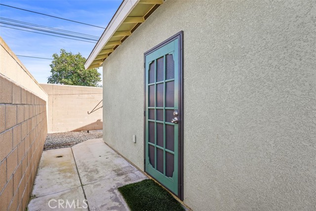 Image 28 of 39 For 8792 Grindlay