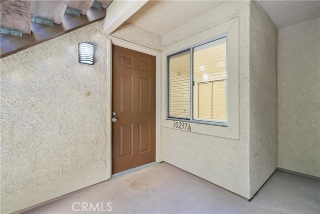 Detail Gallery Image 3 of 35 For 10237 De Soto, Chatsworth,  CA 91311 - 2 Beds | 2 Baths