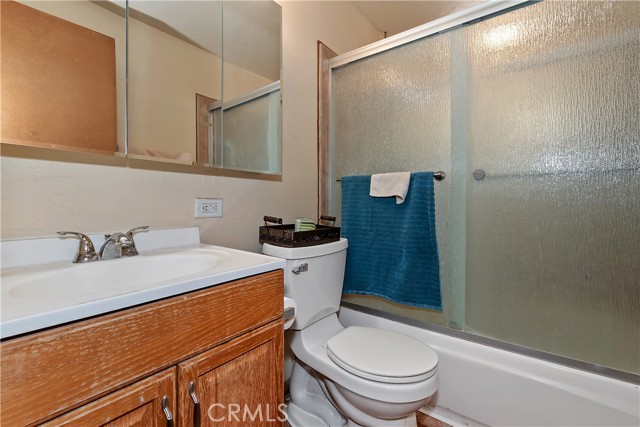 Detail Gallery Image 9 of 19 For 42559 Cedar, Big Bear Lake,  CA 92315 - 2 Beds | 1 Baths