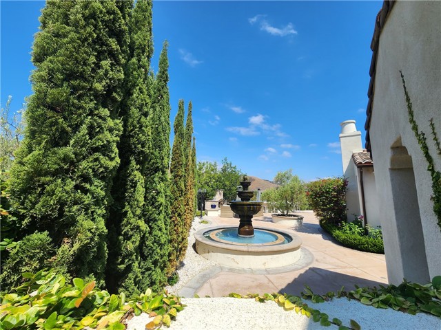 1 David Street, Ladera Ranch CA: https://media.crmls.org/medias/f4db9bf2-012f-4cb2-85bb-5c9d34faeac9.jpg