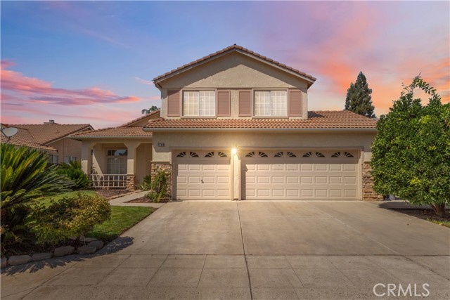 Detail Gallery Image 1 of 37 For 2290 Warwick Ave, Fresno,  CA 93720 - 4 Beds | 3 Baths