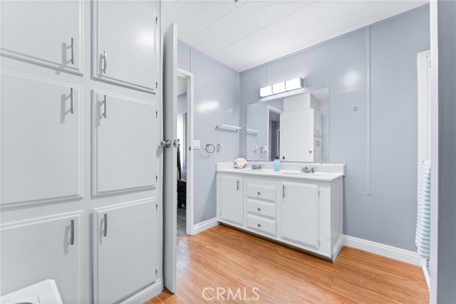 1400 SUNKIST, Anaheim CA: https://media.crmls.org/medias/f4de1a3a-9e1a-41a8-9160-1eeac0b15e2c.jpg