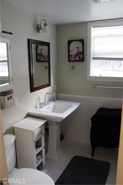 Detail Gallery Image 19 of 20 For 210 N Naomi, Burbank,  CA 91505 - 3 Beds | 2 Baths