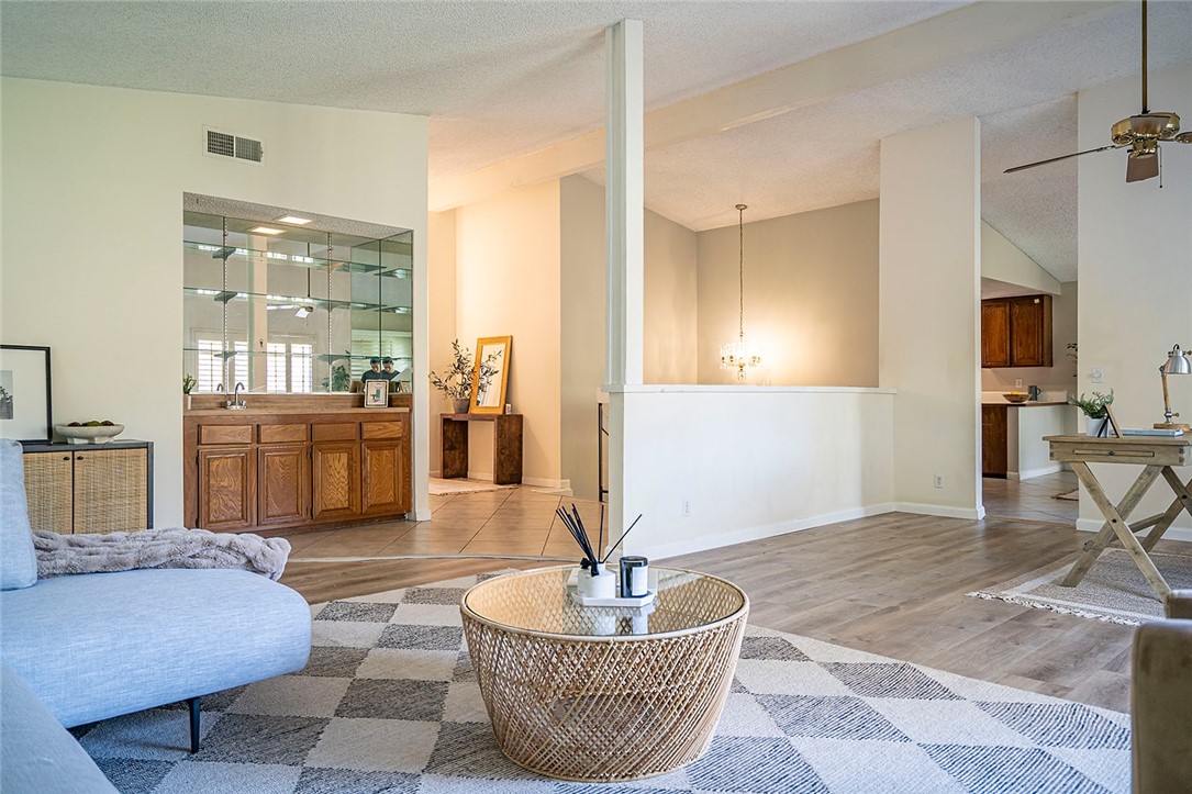 Detail Gallery Image 4 of 35 For 15400 Sunset Ridge Ln, Hacienda Heights,  CA 91745 - 4 Beds | 2/1 Baths