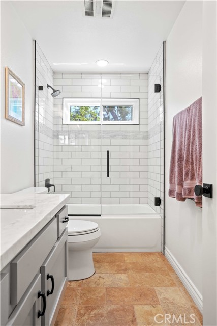 319 Cheerful Court, Simi Valley CA: https://media.crmls.org/medias/f4dedbd3-9506-4fbc-ab99-2de27c3a97e6.jpg