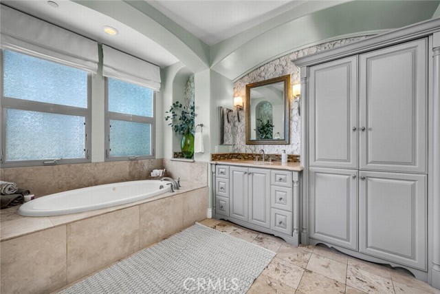 1036 Avenue C, Redondo Beach, California 90277, 5 Bedrooms Bedrooms, ,4 BathroomsBathrooms,Residential,For Sale,Avenue C,SB26075417
