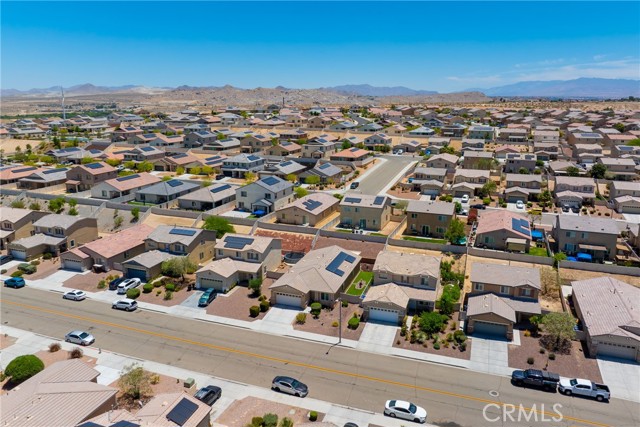 16767 Desert Lily Street, Victorville CA: https://media.crmls.org/medias/f4df7243-5219-4221-b3d5-7c883f1477ce.jpg
