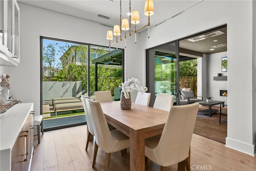 F4e083f5 779f 485e A69e Afc3f9b19af7