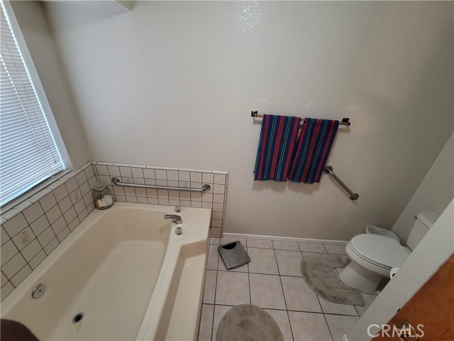 21291 Ramona Avenue, Apple Valley CA: https://media.crmls.org/medias/f4e1963c-945e-4afc-abfc-5c905c4e136c.jpg