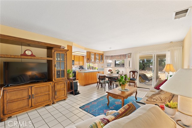 Detail Gallery Image 13 of 39 For 22668 Hunwut Dr, Wildomar,  CA 92595 - 4 Beds | 2 Baths