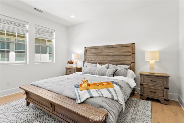 Detail Gallery Image 30 of 52 For 17352 Eucalyptus Ln, Huntington Beach,  CA 92649 - 5 Beds | 5/1 Baths