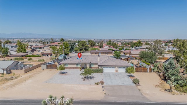 13546 Rincon Road, Apple Valley CA: https://media.crmls.org/medias/f4e2f574-5a93-4576-b6fc-b8b5cfc5a299.jpg