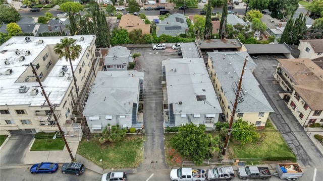 6862 Hazeltine Avenue, Van Nuys CA: https://media.crmls.org/medias/f4e2fdf7-2efc-4a30-ac08-f442a27c2a5e.jpg