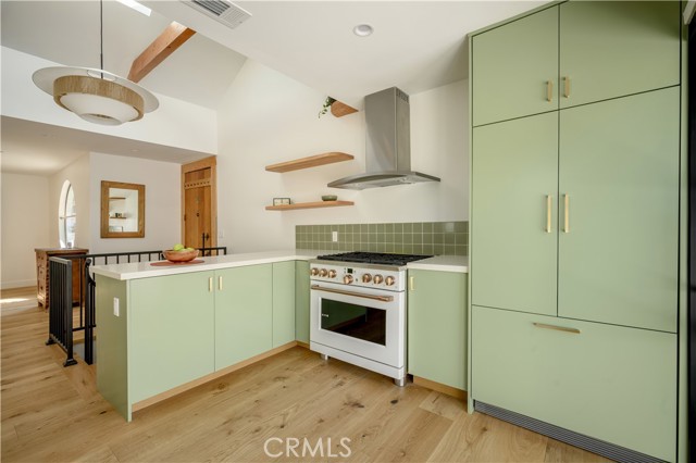 811 Maltman Avenue, Los Angeles CA: https://media.crmls.org/medias/f4e3ab38-5bae-4afe-8617-5ef855e37316.jpg