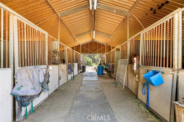 41605 De Portola Road, Temecula CA: https://media.crmls.org/medias/f4e3f865-6670-4080-a568-92a317de6747.jpg