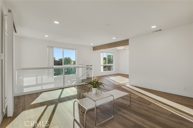 Detail Gallery Image 10 of 30 For 372 Locust, Laguna Beach,  CA 92651 - 2 Beds | 2 Baths