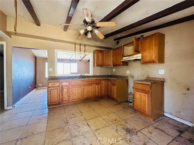 27331 Perkins Road, Madera CA: https://media.crmls.org/medias/f4e5e002-5f3b-4a28-a3ee-2f8b3c60ada5.jpg
