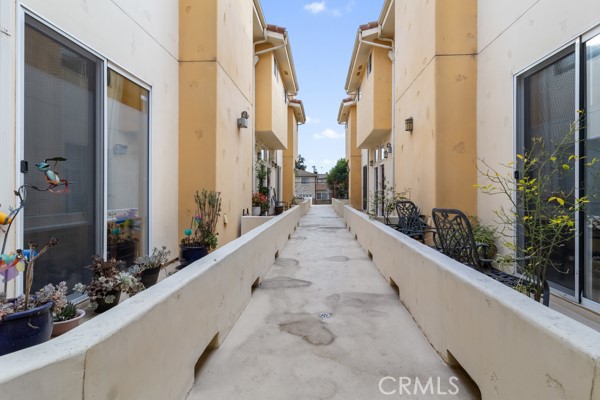 Detail Gallery Image 4 of 34 For 14535 Margate St #15,  Sherman Oaks,  CA 91411 - 3 Beds | 2/1 Baths