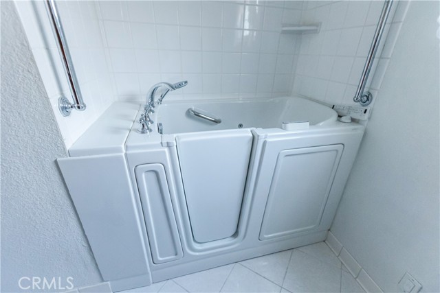 3915 Dwight Way, San Bernardino CA: https://media.crmls.org/medias/f4e734d2-9049-4ead-9f65-6297a3e2c4bc.jpg