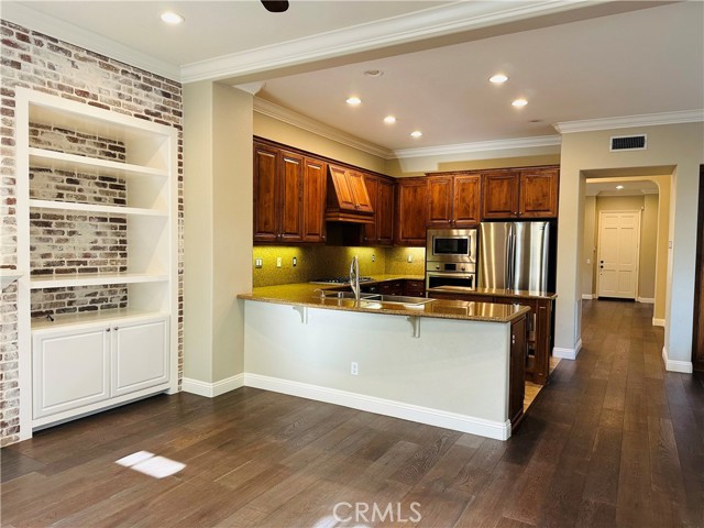 Front Image Thumbnail for CROC25250080