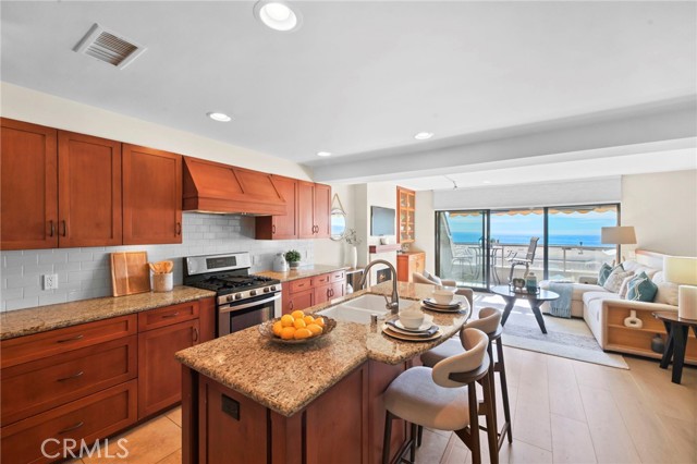 Detail Gallery Image 7 of 51 For 21771 Ocean Vista Dr #29,  Laguna Beach,  CA 92651 - 3 Beds | 3 Baths