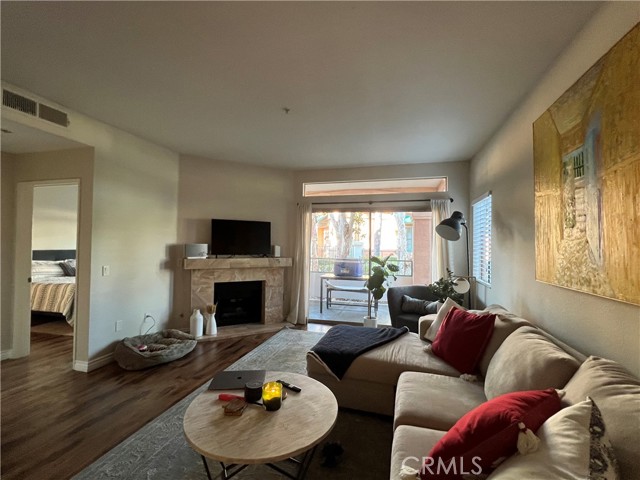 Detail Gallery Image 5 of 14 For 12 Villa Point Dr, Newport Beach,  CA 92660 - 1 Beds | 1 Baths