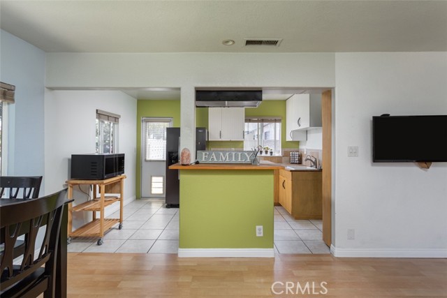 Detail Gallery Image 6 of 24 For 1953 Federal Ave, Costa Mesa,  CA 92627 - 3 Beds | 1 Baths