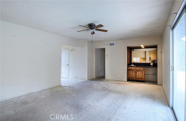 Detail Gallery Image 6 of 15 For 2925 Jacaranda Ave, Costa Mesa,  CA 92626 - 3 Beds | 2 Baths