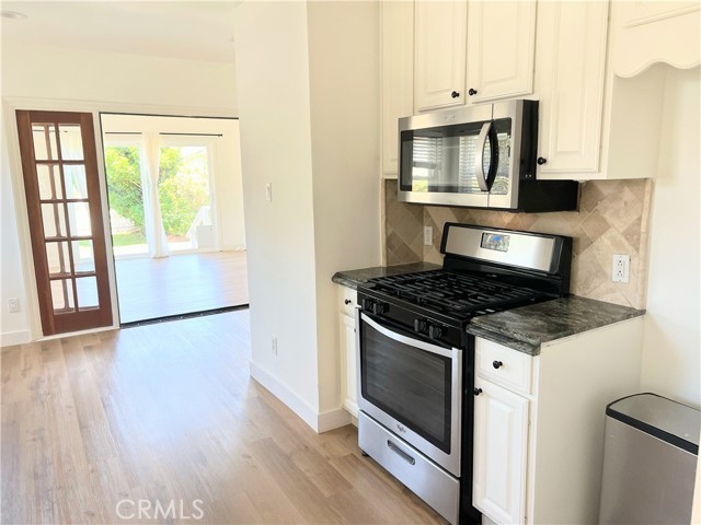 418 N Lucia Avenue, Redondo Beach CA: https://media.crmls.org/medias/f4e992c4-7c0b-4696-99f0-b97fc1d07a4c.jpg