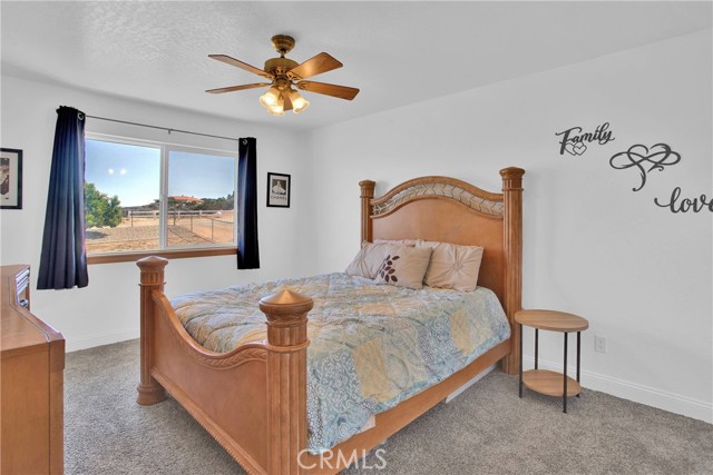 Detail Gallery Image 32 of 45 For 11020 Blue Jay Way, Oak Hills,  CA 92344 - 5 Beds | 2 Baths