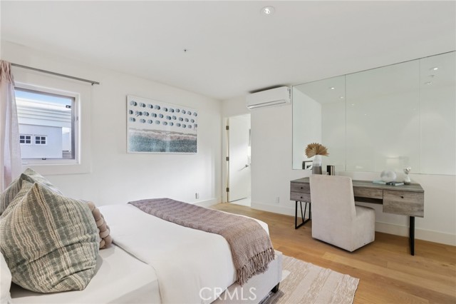 Detail Gallery Image 43 of 67 For 1040 4th #407,  Santa Monica,  CA 90403 - 3 Beds | 3/1 Baths