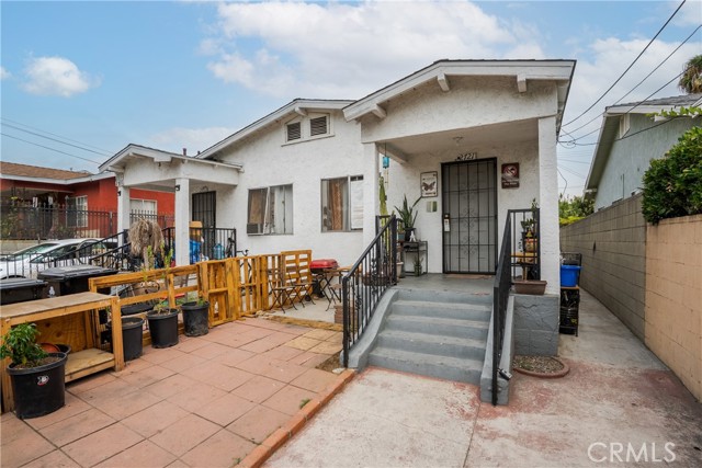 2719 Folsom Street, Los Angeles CA: https://media.crmls.org/medias/f4eac183-5abb-4314-82fa-b9dfea70b354.jpg