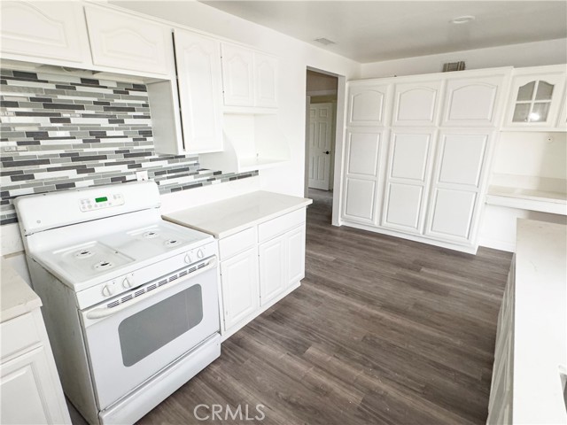 Detail Gallery Image 13 of 33 For 1420 Avenida Del Vista, Corona,  CA 92882 - 4 Beds | 3 Baths