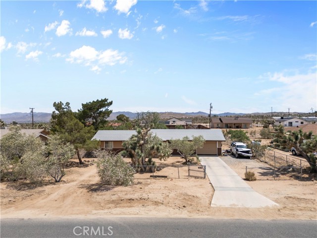 58349 Pimlico Street, Yucca Valley CA: https://media.crmls.org/medias/f4ebdc70-da75-4ec7-bbdd-5caa1a78baa2.jpg