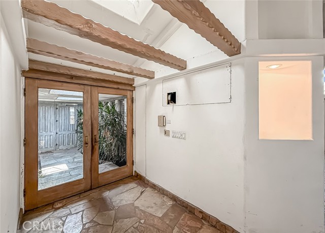 8835 Monogram Avenue, North Hills CA: https://media.crmls.org/medias/f4ece844-1a1a-492e-a5cf-4937a549d855.jpg