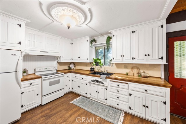 767 Big Oak, Crestline, CA 92325