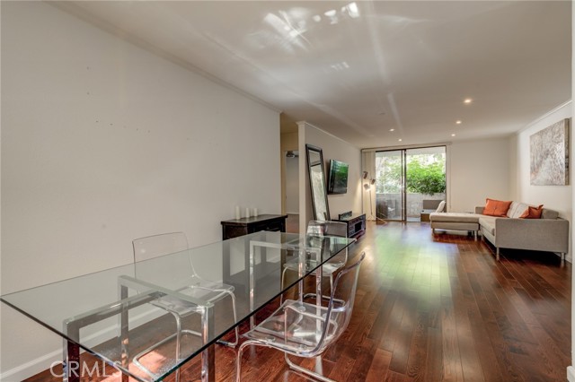 Detail Gallery Image 17 of 44 For 8400 De Longpre Ave #205,  West Hollywood,  CA 90069 - 2 Beds | 2 Baths