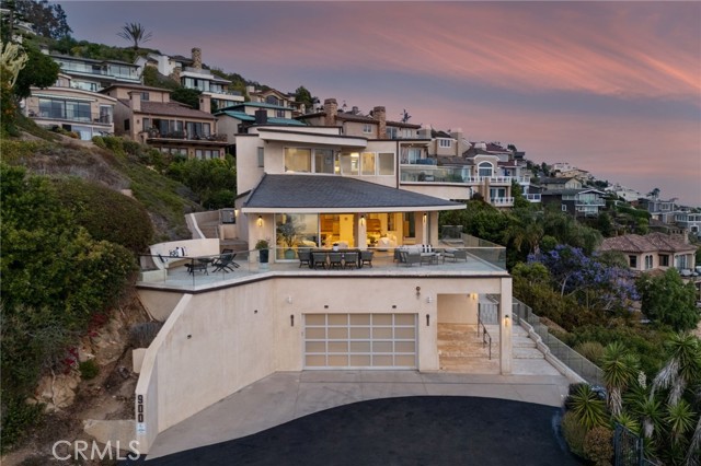 900 Gainsborough Drive, Laguna Beach CA: https://media.crmls.org/medias/f4eefe72-74f0-45f6-82dc-2aa64cc8cc9d.jpg