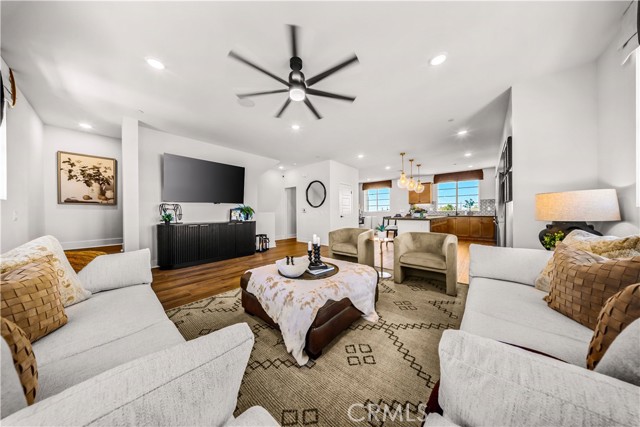 Detail Gallery Image 5 of 19 For 2861 via Descanso, Camarillo,  CA 93012 - 3 Beds | 2/1 Baths