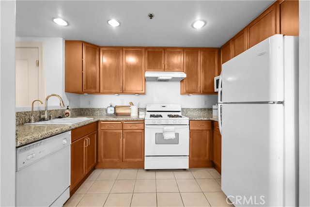 Detail Gallery Image 6 of 24 For 580 W Main #318,  Alhambra,  CA 91801 - 2 Beds | 2 Baths