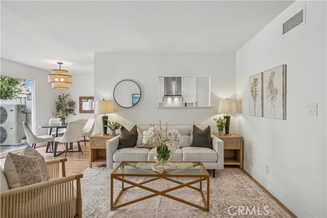 1741 5B Tustin Avenue, Costa Mesa CA: https://media.crmls.org/medias/f4f0036c-a542-40bf-a95a-b1caaca4343e.jpg