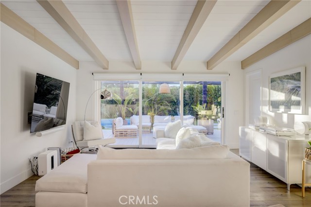 Detail Gallery Image 27 of 72 For 8161 Encino Ave, Northridge,  CA 91325 - 4 Beds | 3 Baths