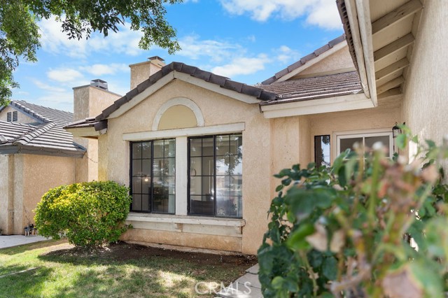 Detail Gallery Image 3 of 58 For 13621 Sandstone Dr, Victorville,  CA 92392 - 3 Beds | 2 Baths