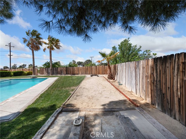 Detail Gallery Image 32 of 42 For 19230 Seneca Rd, Apple Valley,  CA 92307 - 3 Beds | 2 Baths